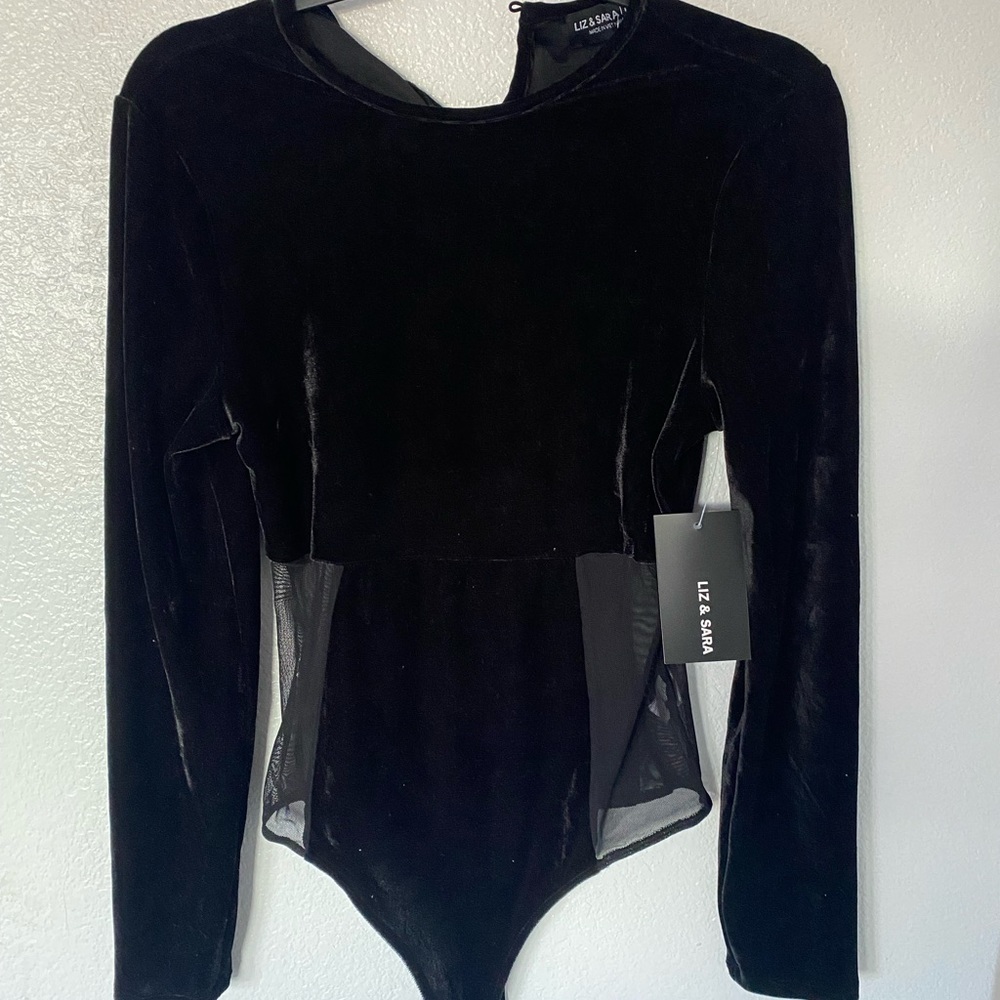 NEW Top body suit with tags
